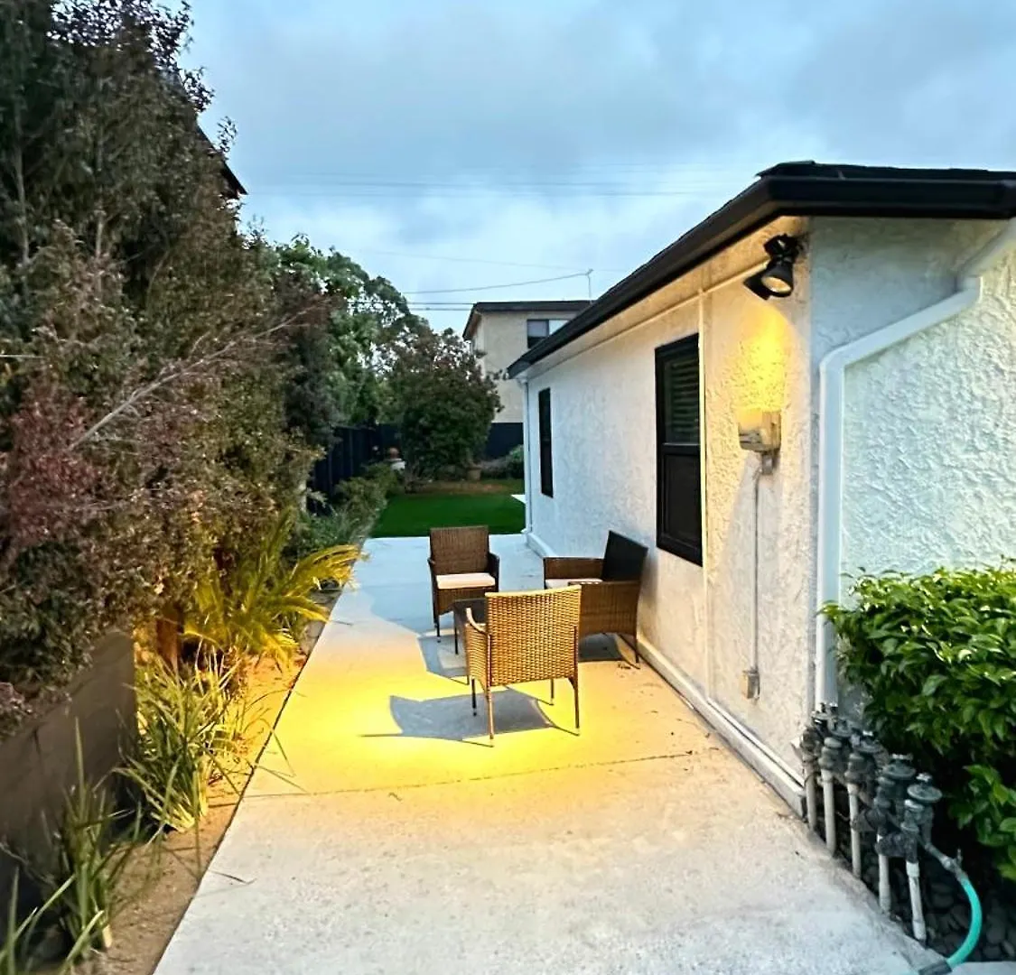 Modern Studio Stylish &Cozy Ieft Unit Los Angeles 0*,  United States